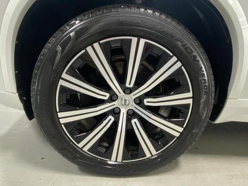 2022 Volvo XC90 T6 Inscription