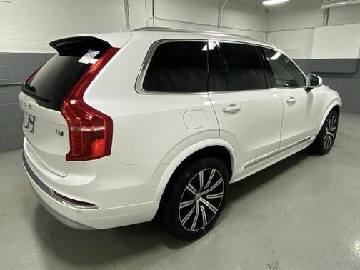 2022 Volvo XC90 T6 Inscription