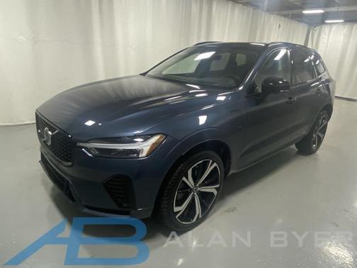 2024 Volvo XC60 Recharge Plug-In Hybrid T8 Ultimate Dark Theme