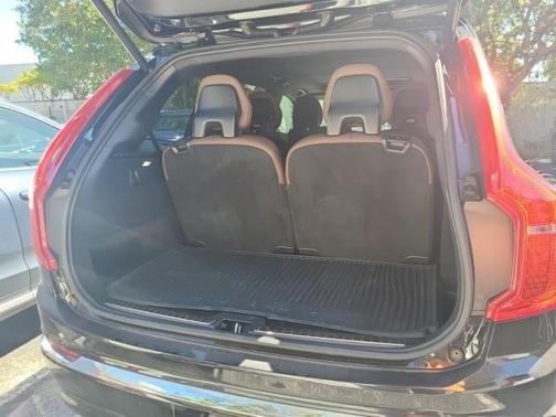 2023 Volvo XC90 B5 Plus