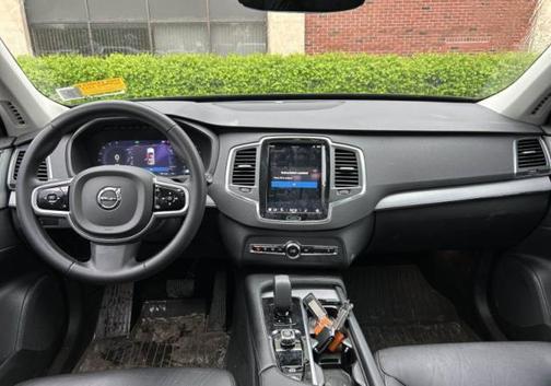 Onyx Black Metallic 2023 Volvo XC90 B5 Core