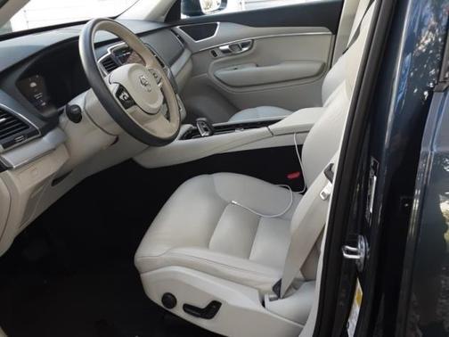 2024 Volvo XC90 B5 Core Bright Theme