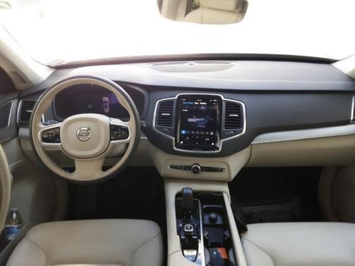 2024 Volvo XC90 B5 Core Bright Theme