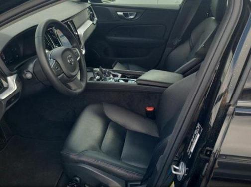 2024 Volvo S60 B5 Core Dark Theme