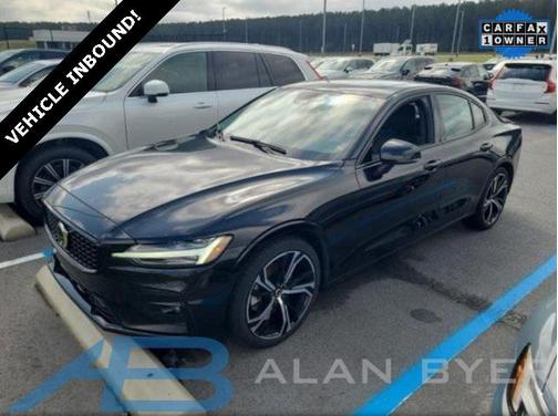 2024 Volvo S60 B5 Core Dark Theme