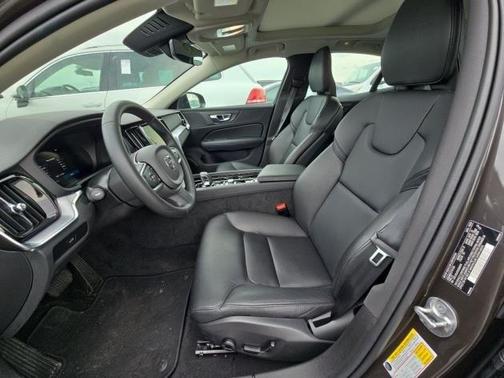 2025 Volvo S60 B5 Core