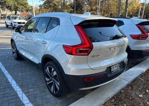 2025 Volvo XC40 B5 Plus Bright Theme