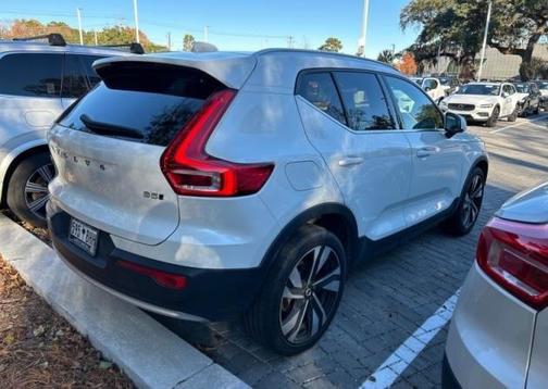 2025 Volvo XC40 B5 Plus Bright Theme