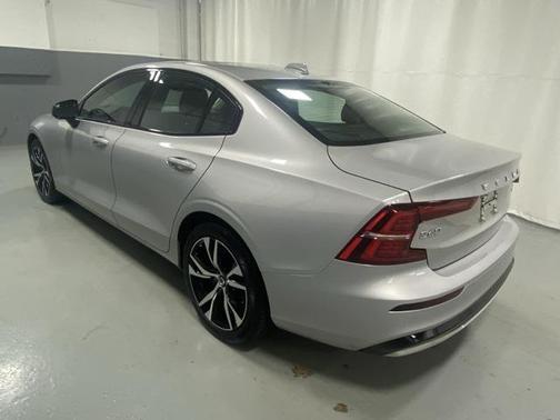 2025 Volvo S60 B5 Core