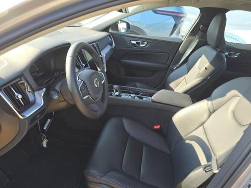2025 Volvo S60 B5 Core