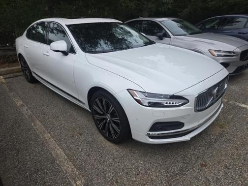 2025 Volvo S90 B6 Plus