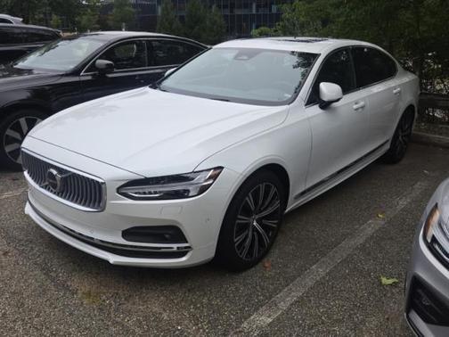 2025 Volvo S90 B6 Plus