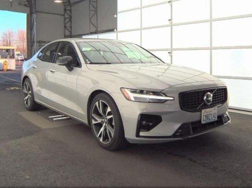 2025 Volvo S60 B5 Core