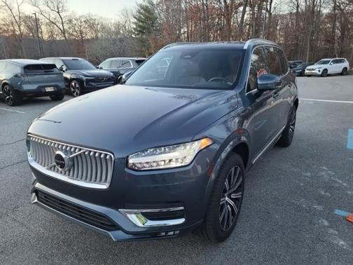 2025 Volvo XC90 B5 Plus