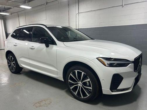 2025 Volvo XC60 B5 Plus