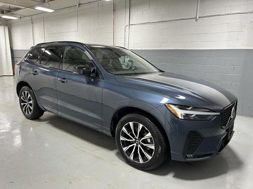 2024 Volvo XC60 B5 Plus Dark Theme