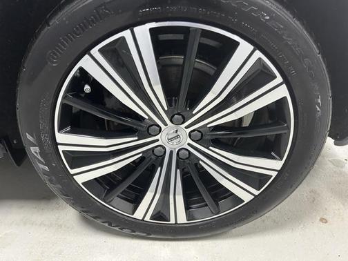 2022 Volvo XC60 Recharge Plug-In Hybrid T8 Inscription