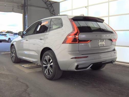 2025 Volvo XC60 B5 Core