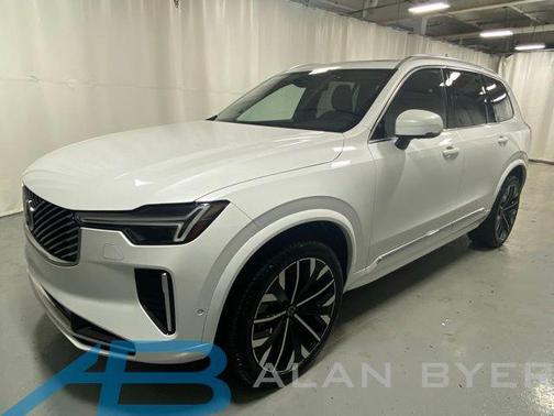 Crystal White 2025 Volvo XC90 B6 Plus 7-Seater