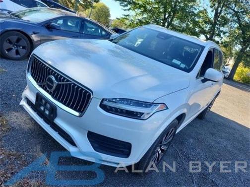 2023 Volvo XC90 B5 Core