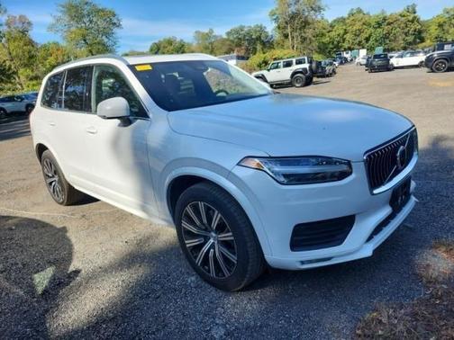 2023 Volvo XC90 B5 Core