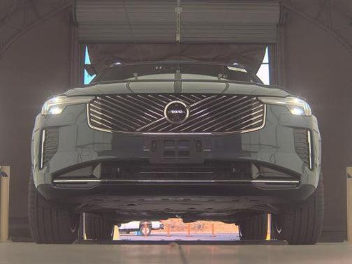 2025 Volvo XC90 B5 Plus 7-Seater