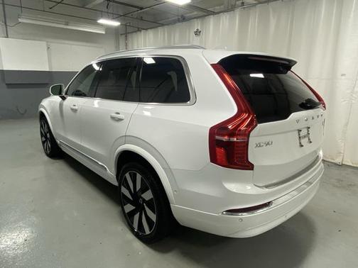 2024 Volvo XC90 Recharge Plug-In Hybrid T8 Plus Bright Theme 7-Seater