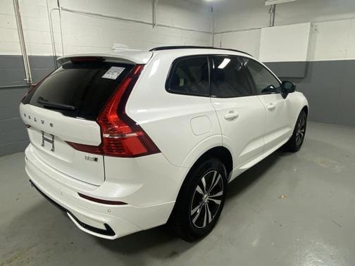 2025 Volvo XC60 B5 Core