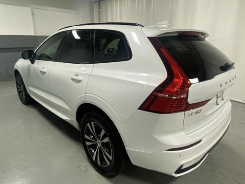 2025 Volvo XC60 B5 Core