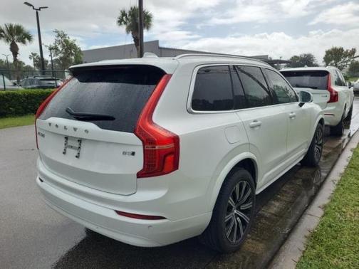 2023 Volvo XC90 B5 Core