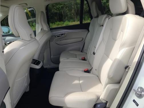 2023 Volvo XC90 B5 Core