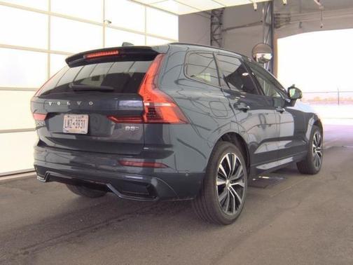 2025 Volvo XC60 B5 Plus