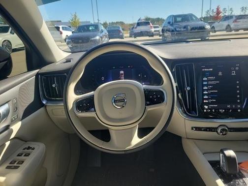 2025 Volvo S60 B5 Core