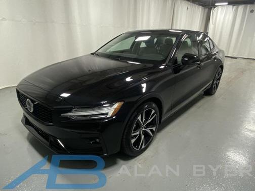 2025 Volvo S60 B5 Core