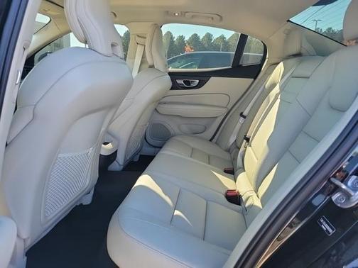 2025 Volvo S60 B5 Core