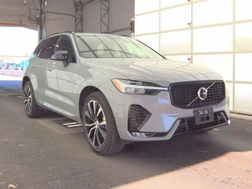 2025 Volvo XC60 B5 Plus