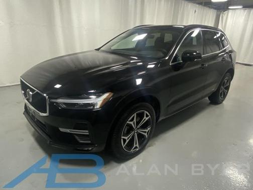 2022 Volvo XC60 B5 Momentum