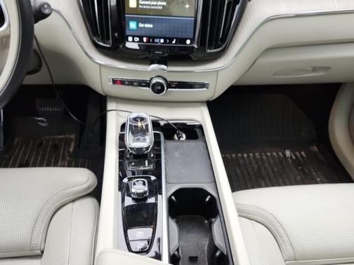 2022 Volvo XC60 Recharge Plug-In Hybrid T8 Inscription