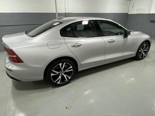 2025 Volvo S60 B5 Core
