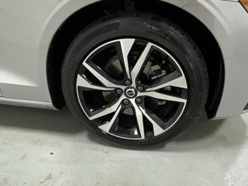 2025 Volvo S60 B5 Core