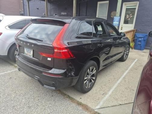 2024 Volvo XC60 Recharge Plug-In Hybrid T8 Core Dark Theme