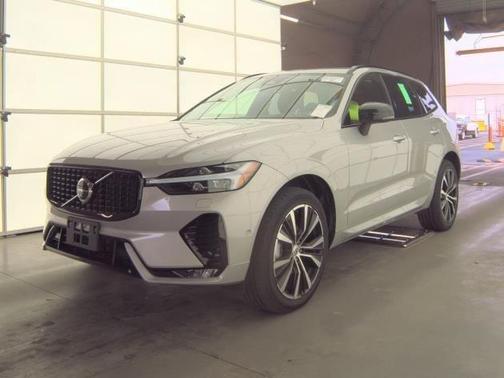 2025 Volvo XC60 B5 Plus