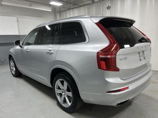 2021 Volvo XC90 T5 Momentum