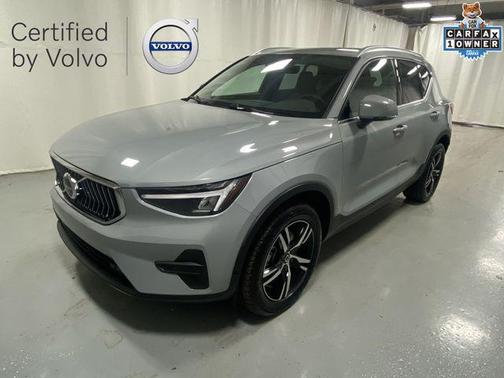 Grey 2025 Volvo XC40 B5 Core Bright Theme