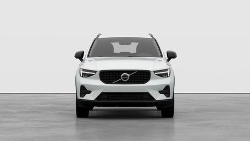 2026 Volvo XC40 B5 Core