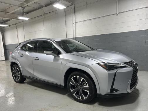 2025 Lexus UX 300h Premium
