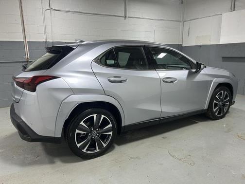 2025 Lexus UX 300h Premium