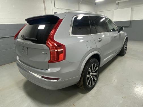 2025 Volvo XC90 B6 Plus 7-Seater
