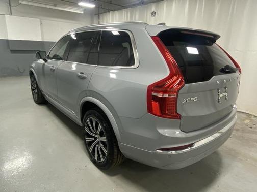 2025 Volvo XC90 B6 Plus 7-Seater