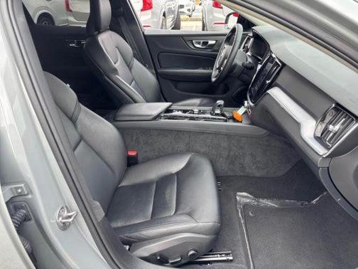 2025 Volvo S60 B5 Core